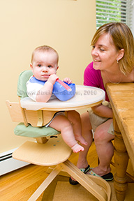 Keri Wilmot (ToyQueen) shows the benefits of using a Svan Chair for feeding